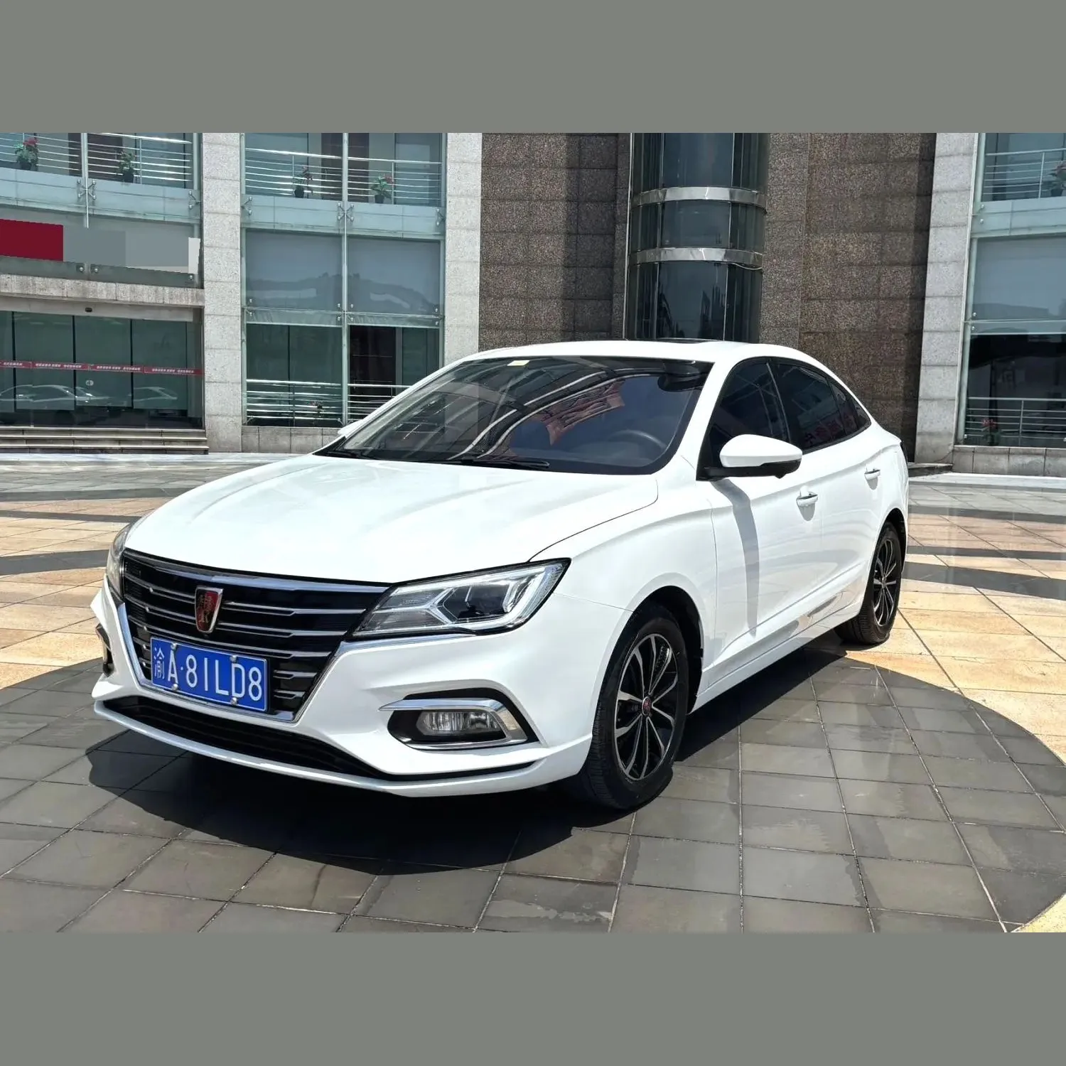 Roewe i5