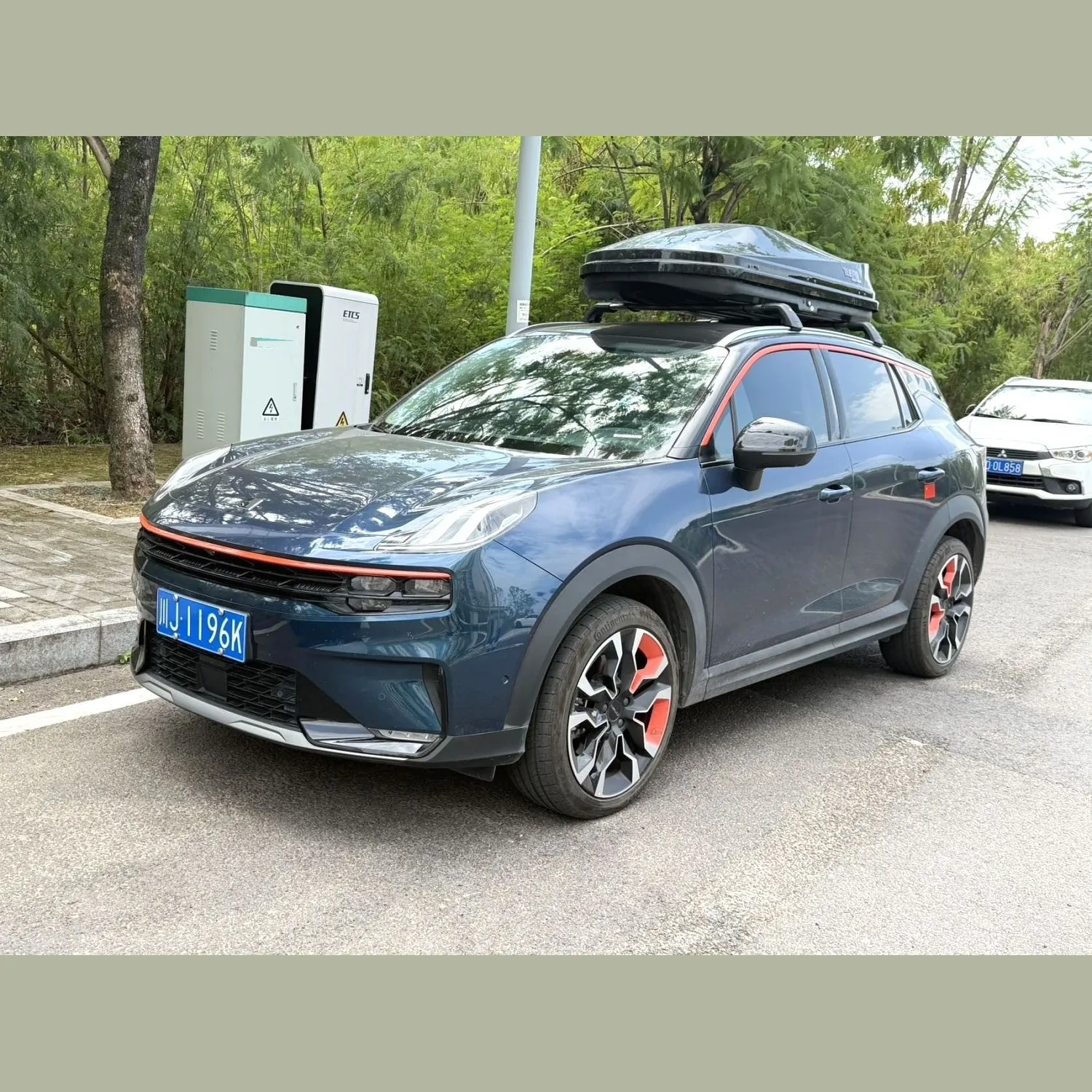 Lynk & Co 06